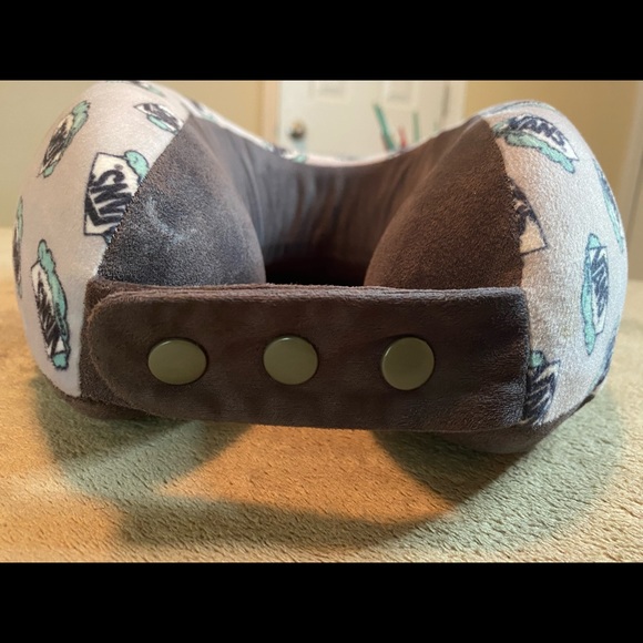 RARE Vans Neck Pillow - Picture 4 of 4